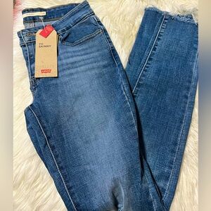 NWT Levi's Women's 711 Super Skinny Jeans - Size 0